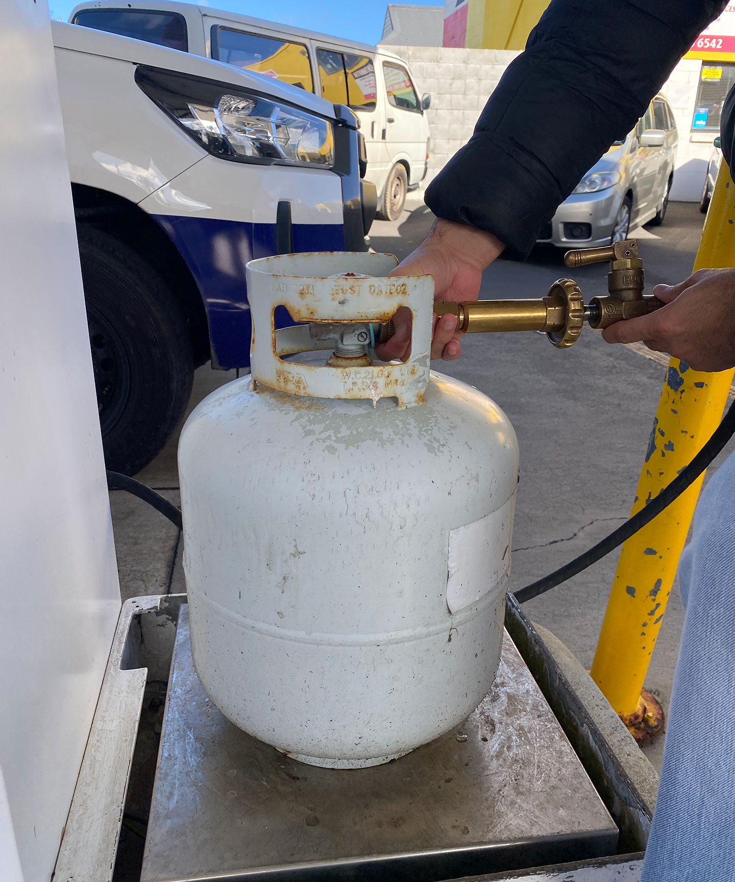 LPG Tank Refilling at Gas Maraetai